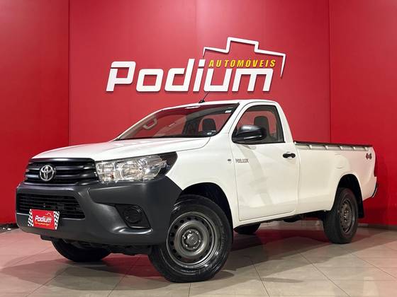 TOYOTA HILUX 2.8 D-4D TURBO DIESEL CS 4X4 MANUAL TOYOTA HILUX 2.8 D-4D TURBO DIESEL CS 4X4 MANUAL